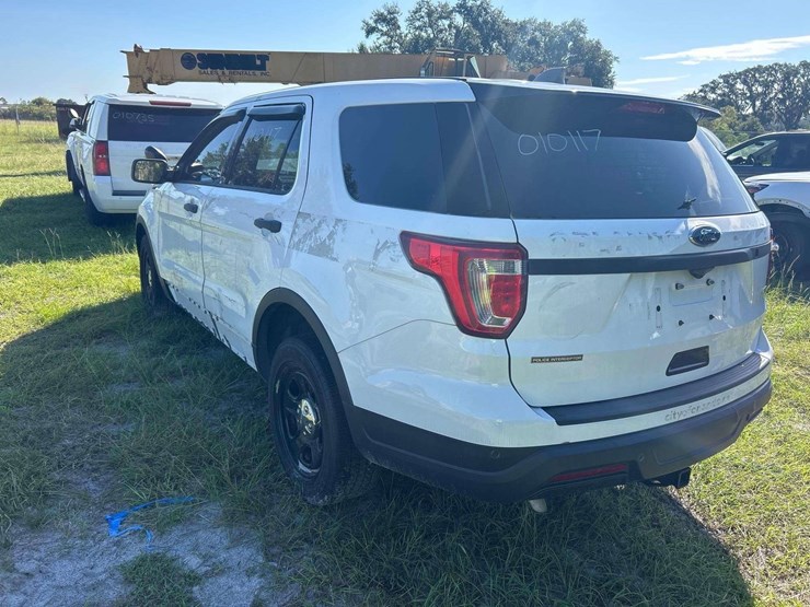 2018-ford-explorer-image-4