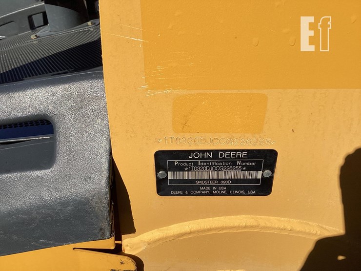 2012-deere-320d-image-29