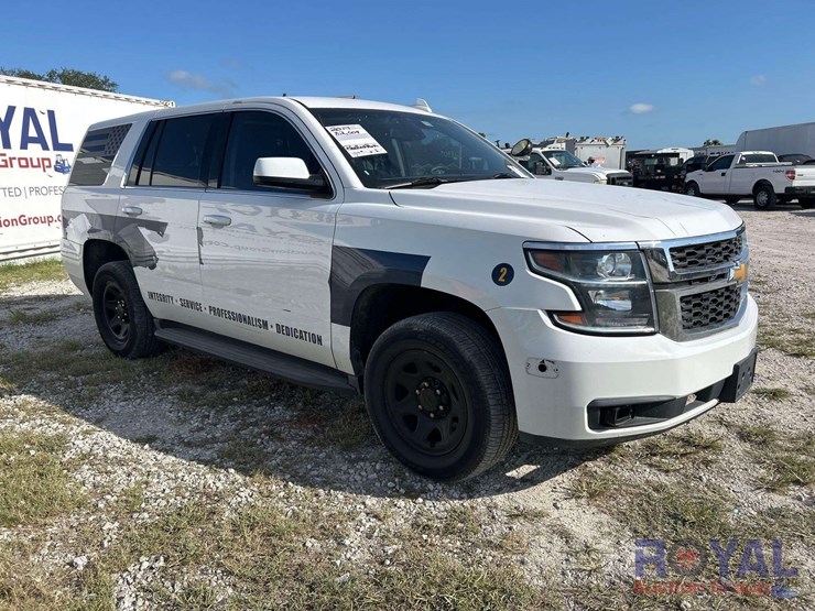 2017-chevrolet-tahoe-image-2