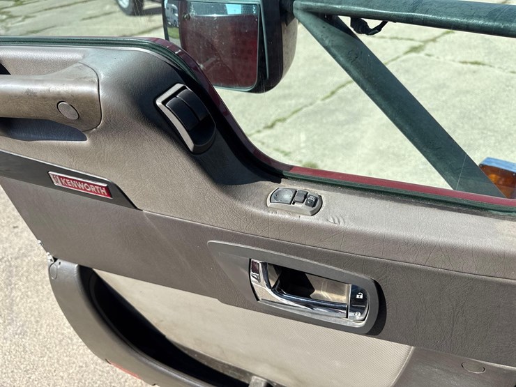 2013-kenworth-t800-image-20