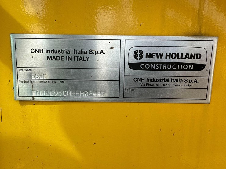 2017-new-holland-b95c-image-14