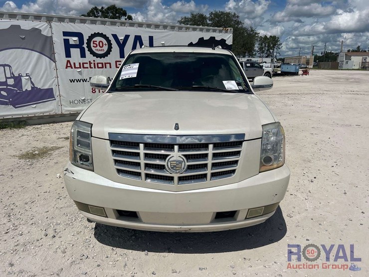 2008-cadillac-escalade-esv-image-23
