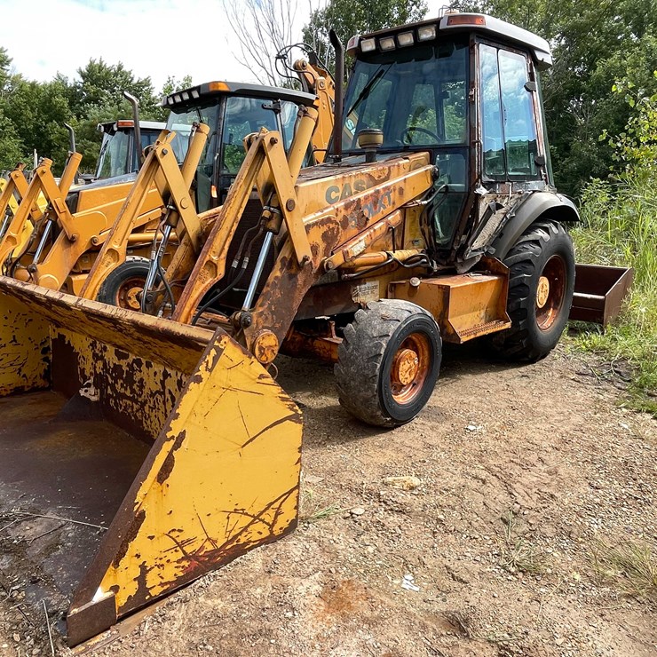 CASE 570L XT