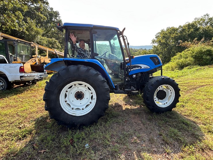 new-holland-tl100a-image-12