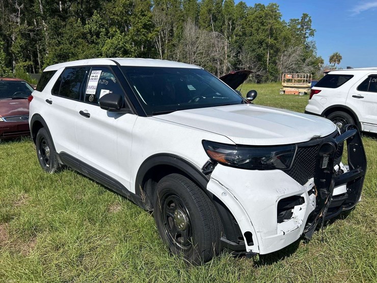 2023-ford-explorer-image-2