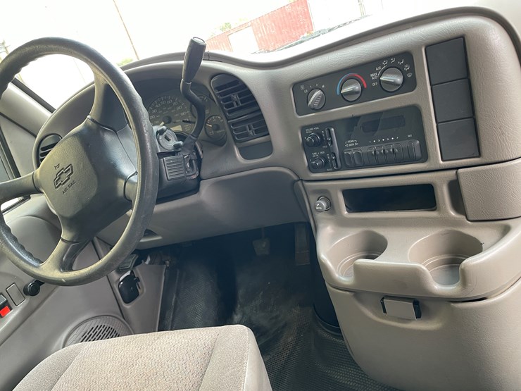 2004-chevrolet-astro-image-25