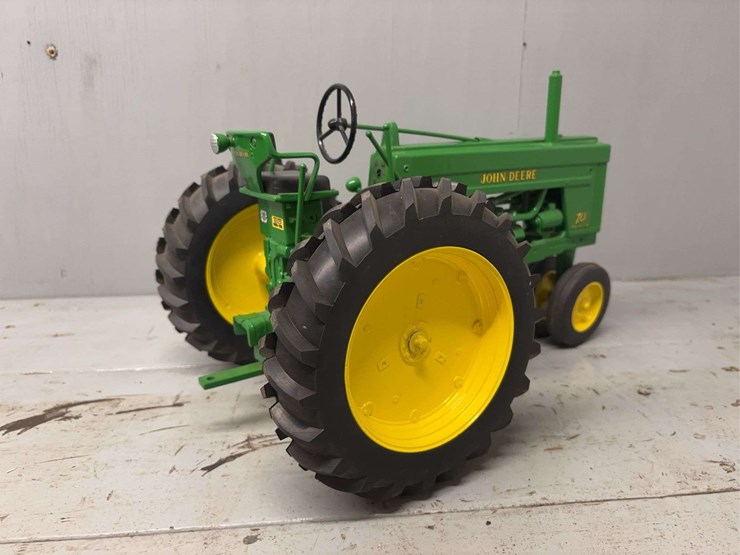 john-deere-8-image-5