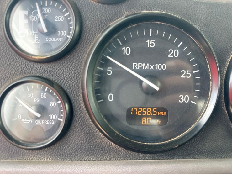 2012-peterbilt-367-image-29