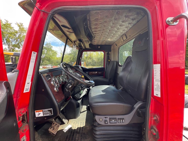2017-western-star-4700sf-image-18