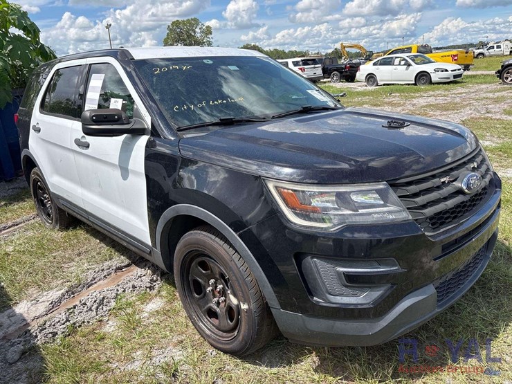 2019-ford-explorer-image-2