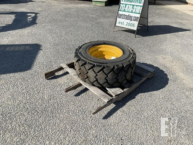 (1)-new-holland-12x16.5-wheel-&-tire-image-1