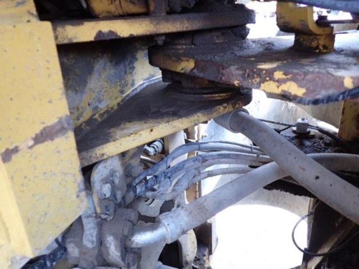 2014-caterpillar-950k-image-51