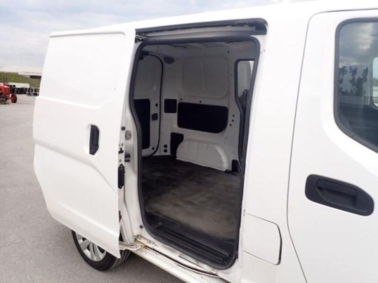 2019-nissan-nv200-image-60