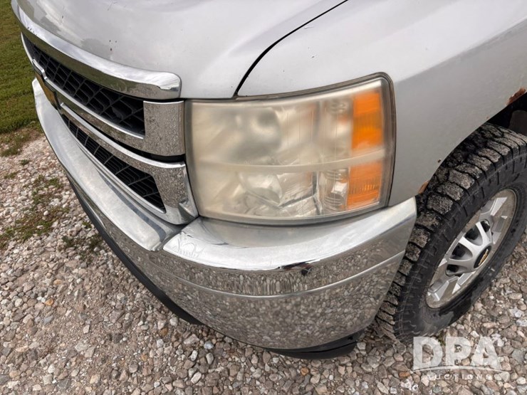2011-chevrolet-2500hd-image-21