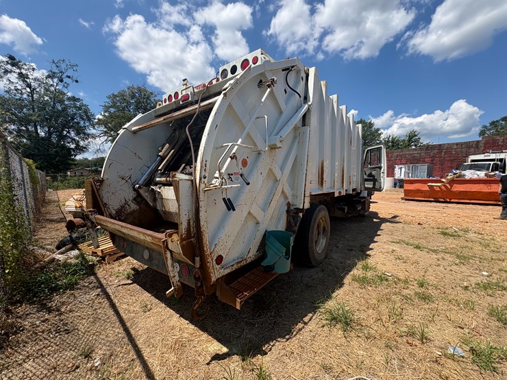 2003-international-durastar-4300-image-4