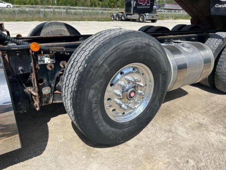 2022-kenworth-t800-image-52