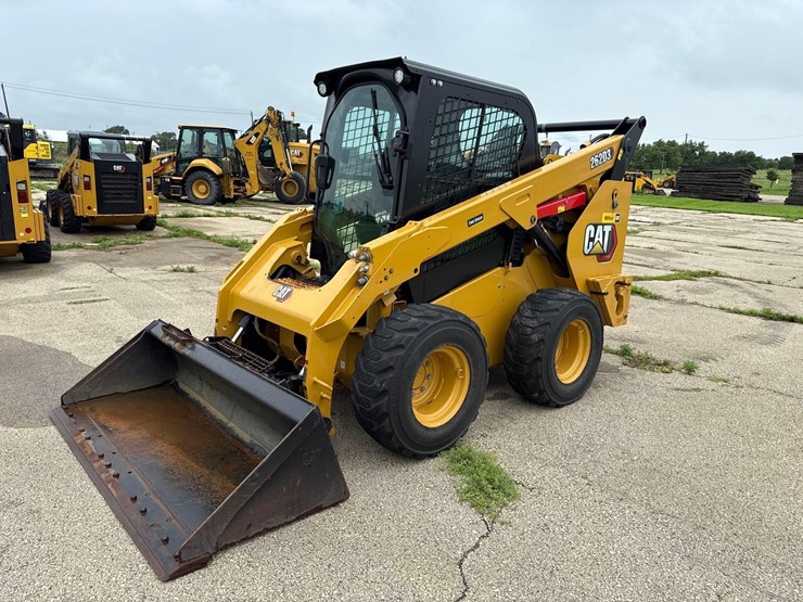 caterpillar-262d3-image-2