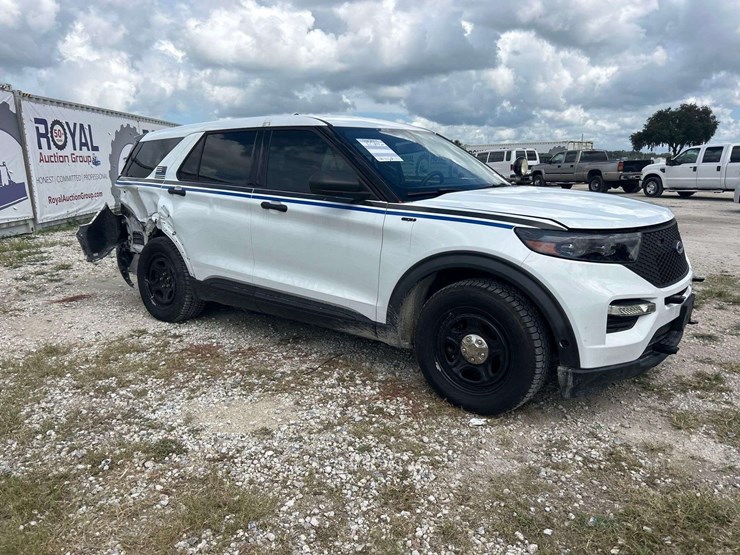 2021-ford-explorer-image-2