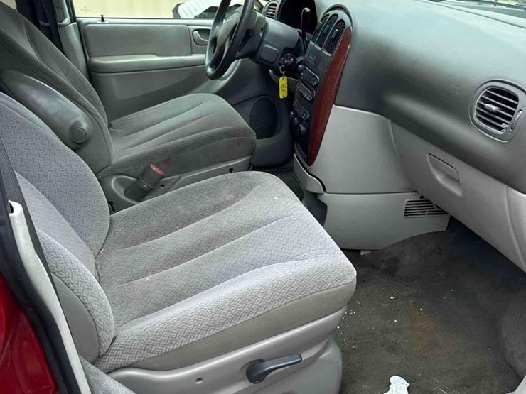 2006-chrysler-town-&-country-image-11