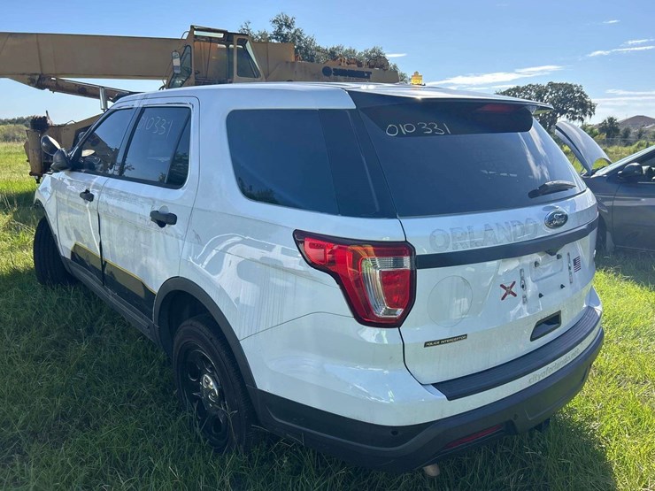 2018-ford-explorer-image-4
