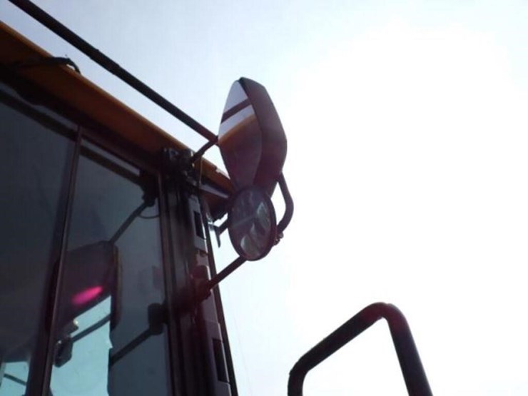 2014-caterpillar-950k-image-75