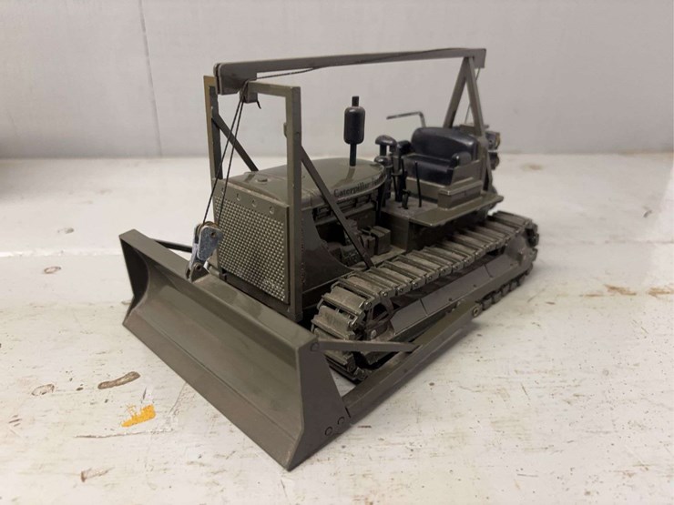 caterpillar-d7-image-2
