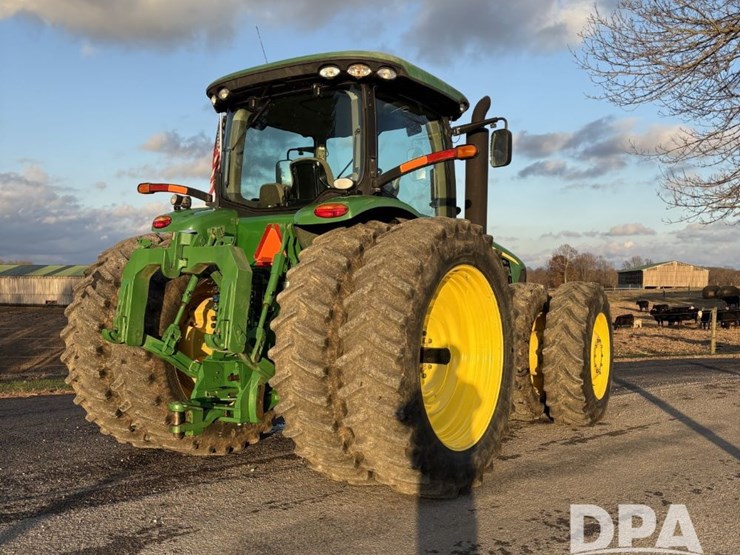 2010-john-deere-8320r-image-3