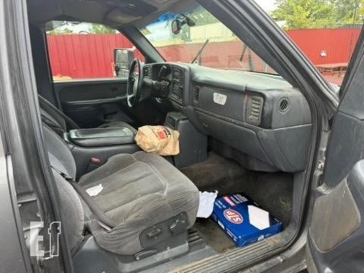 2002-chevrolet-silverado-image-8