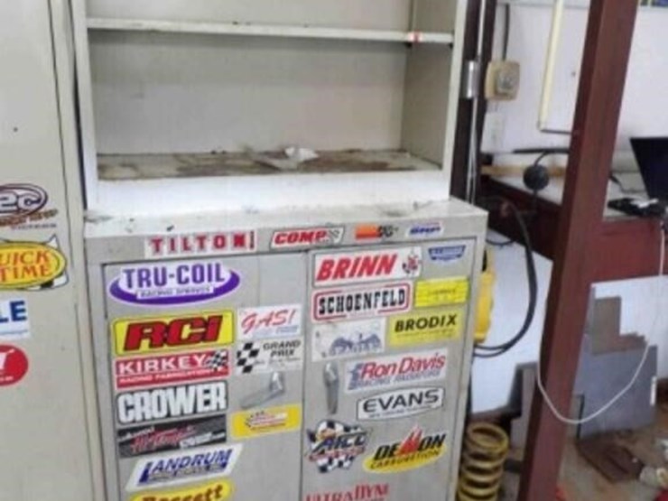 metal-shop-shelf-and-cabinet-image-1