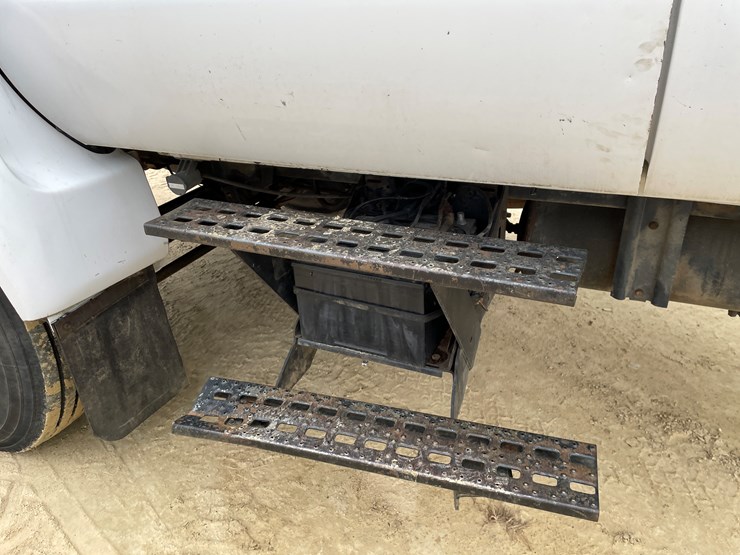 2001-ford-f750-image-31