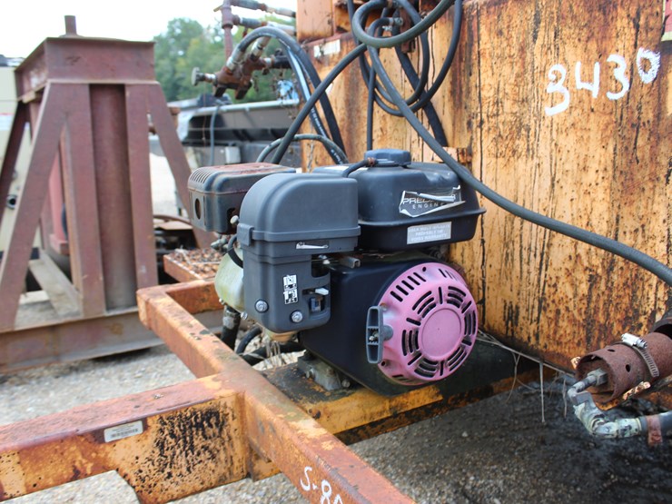 #3478-•-leeboy-4250-tar-pot-trailer-image-11