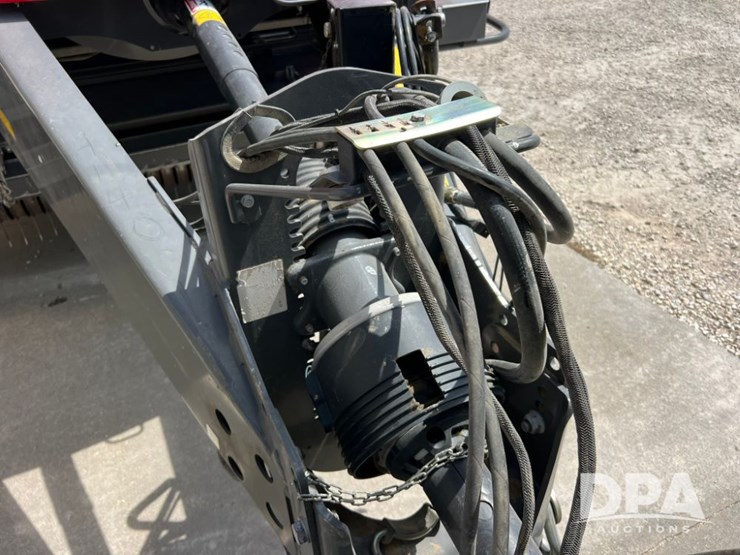 2017-massey-ferguson-2270-image-38