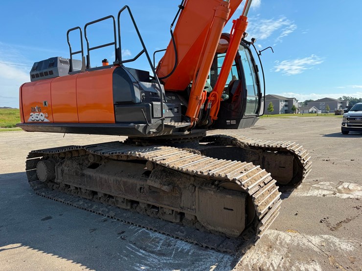 2019-hitachi-zx350lc-6n-image-7