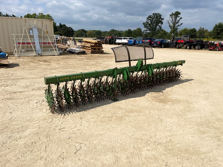 john-deere-400-image-3