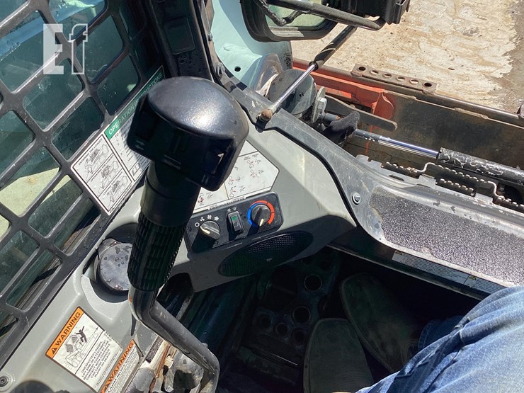 2020-bobcat-t590-image-26