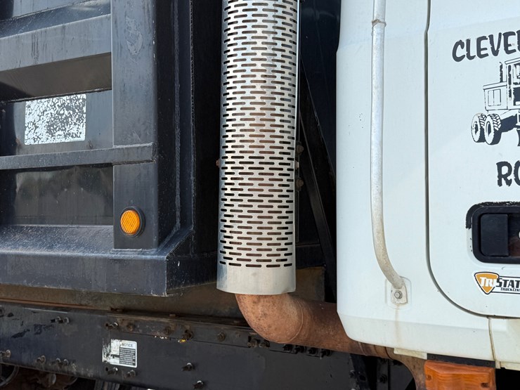 #11-•-#5197-•-2008-mack-granite-t/a-daycab-dump-truck-1m2ax04c68m003392-image-30