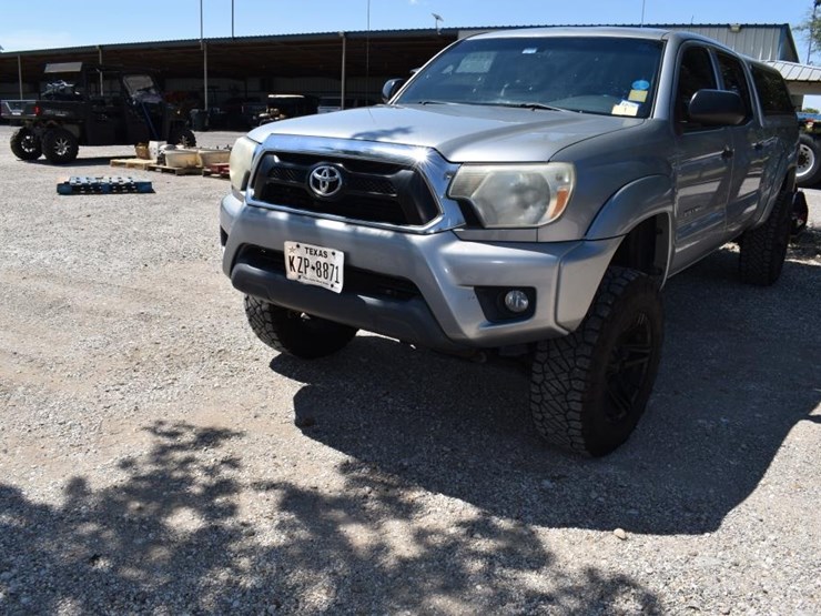 2014-toyota-tacoma-image-1