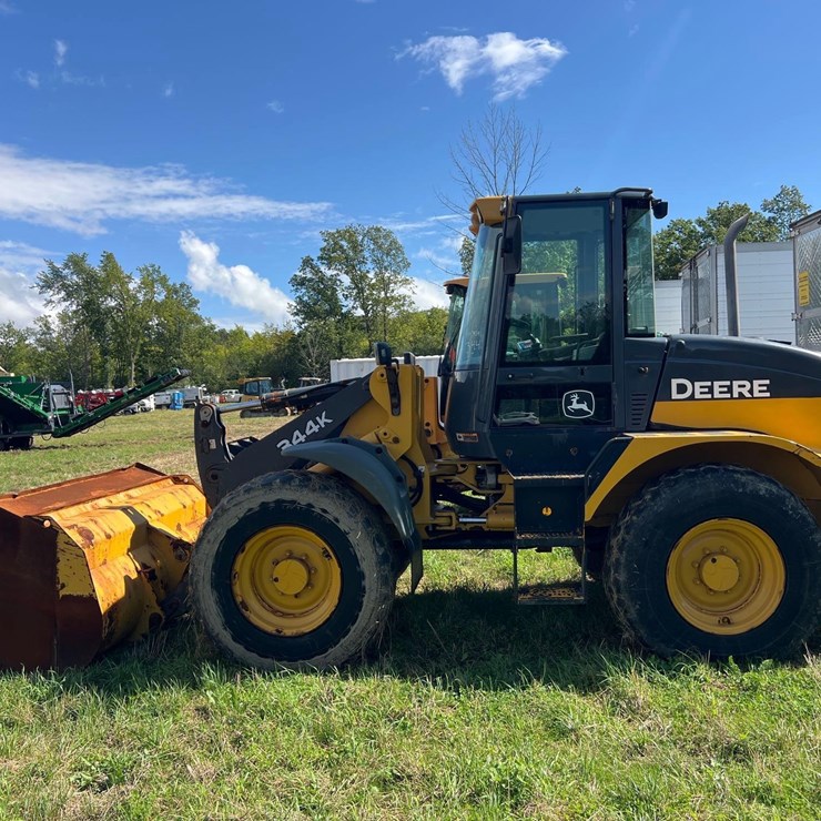 2015 DEERE 344K