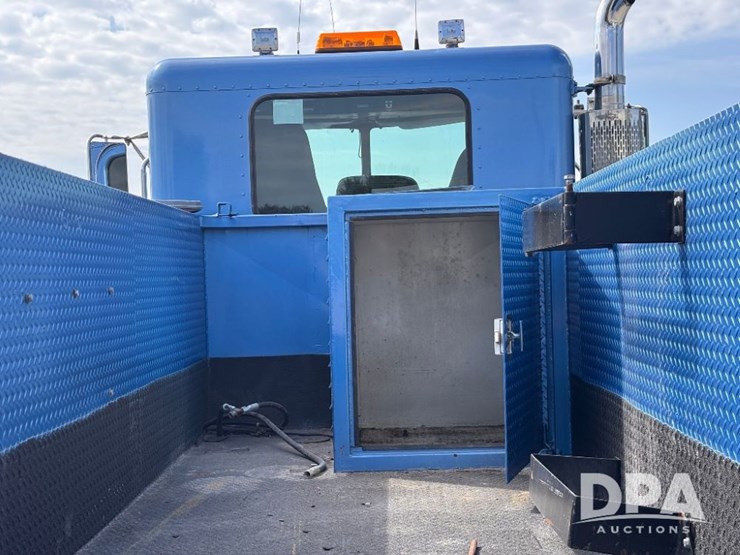 1988-peterbilt-377-image-40