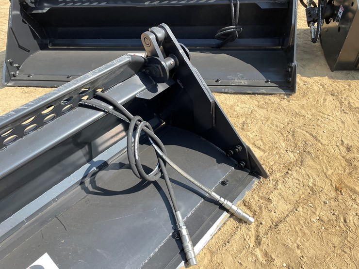 #2501-•-jct-skid-steer-4-in-1-combination-bucket-image-8