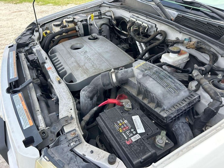 2010-ford-escape-hybrid-image-8