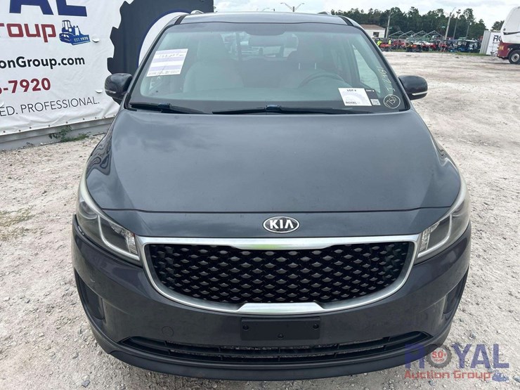 2015-kia-sedona-image-25