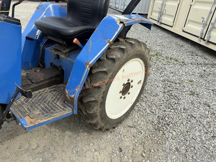new-holland-tc30-image-13