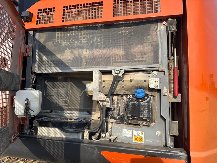 2021-hitachi-zx225usrk-image-17