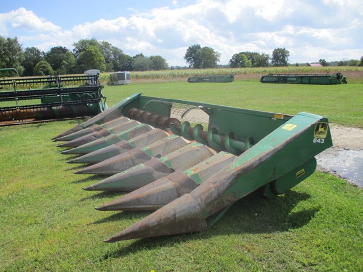 john-deere-843-image-1