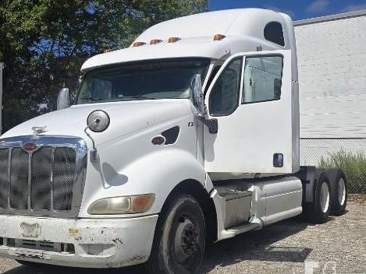2010-peterbilt-387-image-1