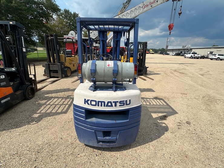 #2077-•-komatsu-fg305t11,-forklift-image-8