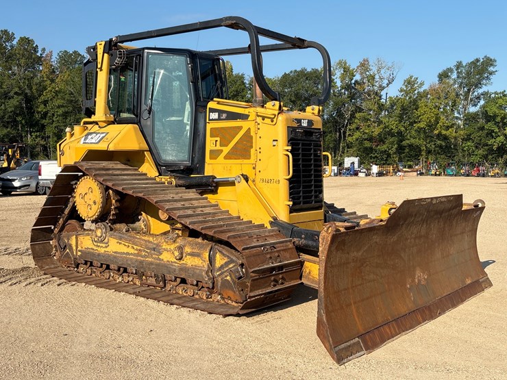 2015-caterpillar-d6n-lgp-image-2