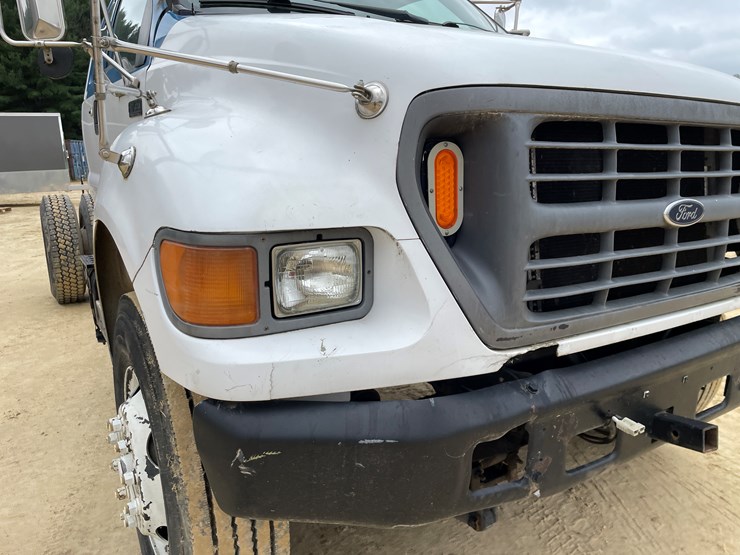 2001-ford-f750-image-14
