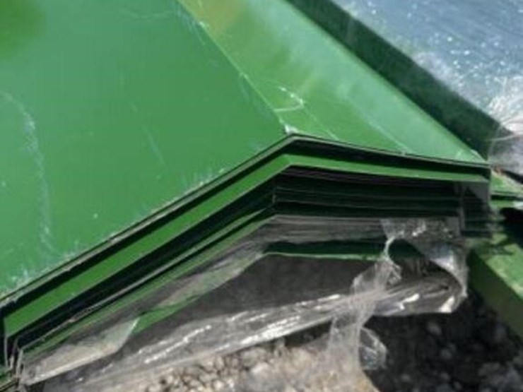 unused-corrugated-steel-panel-trim-&-screws-bundle-image-2